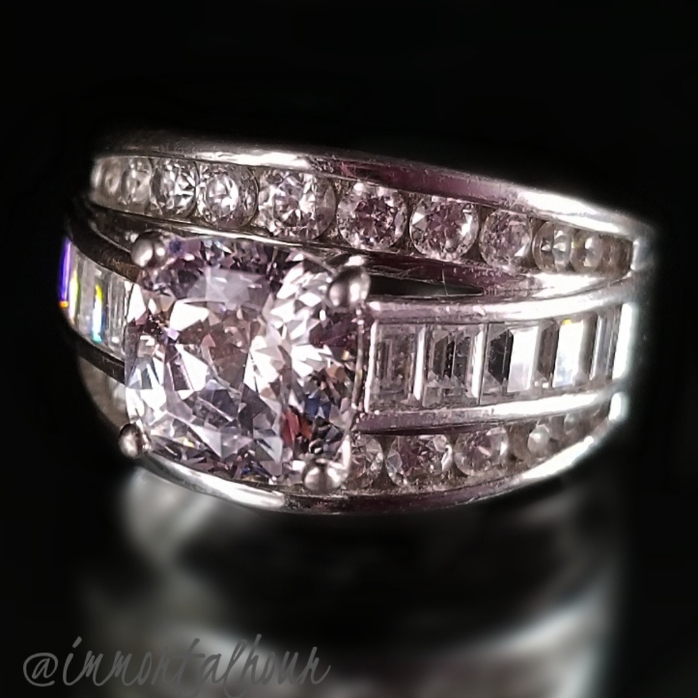 Sterling Silver 925 CZ Wedding Style Ring  SZ 6